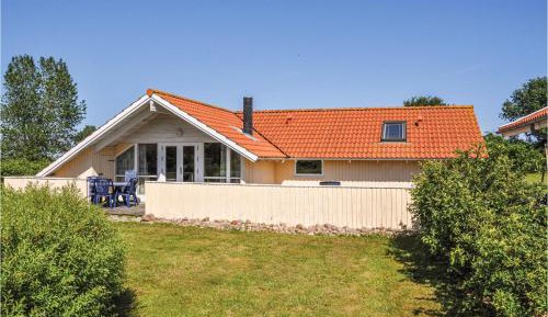 Three-Bedroom Holiday Home 