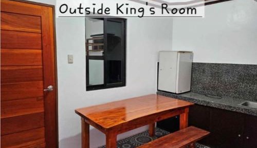 Deluxe King Suite
