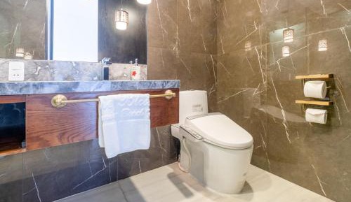 Two-Bedroom Villa with River View - Foot massage, Onsen Included