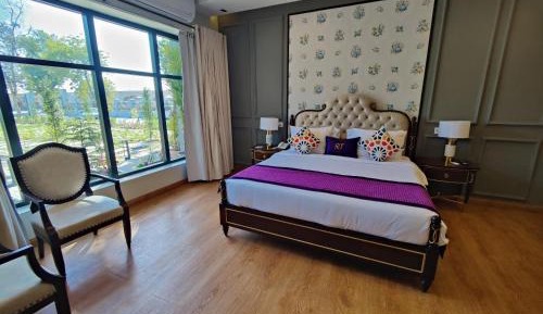 Deluxe Double Room with Balcony