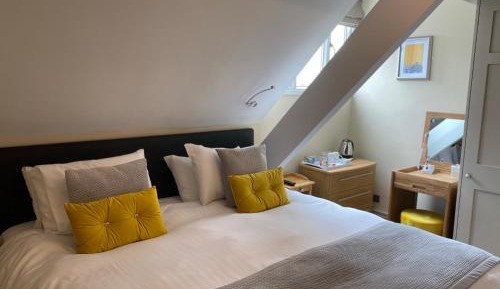 Standard Super King / Twin Bed En-suite