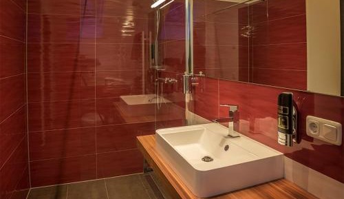 Double or Twin Room with Bathroom