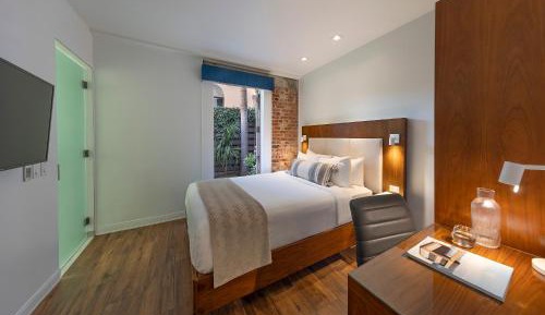 Queen Room with Garden View