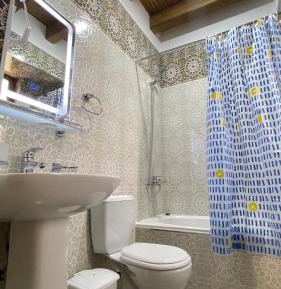 Triple Room with Private Bathroom