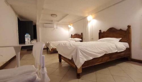 Deluxe Double Room (2 Adults + 1 Child)