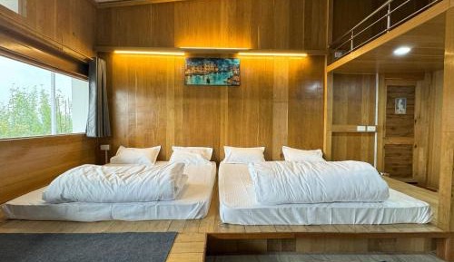 Family Room with Mountain View