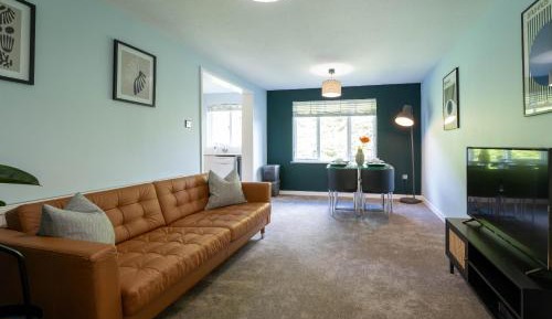 Deluxe Two-Bedroom Apartment with Garden View