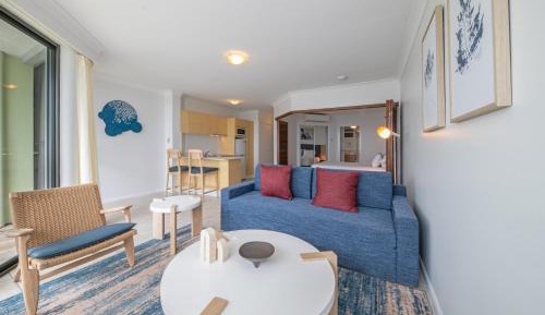 One Bedroom Apartment with Balcony and Ocean View