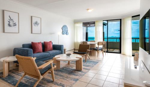 One Bedroom High Floor Apartment with Balcony and Ocean View