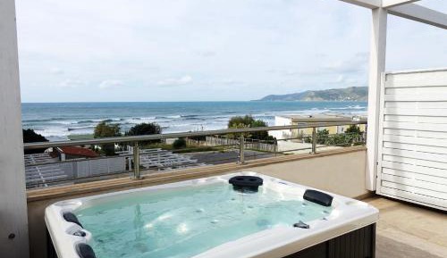One-Bedroom Apartment with Balcony and Sea View