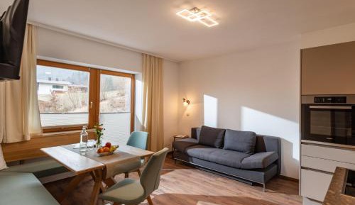 Apartment with Mountain View