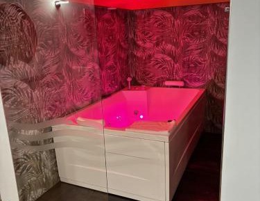 Superior Double Room with Hot Tub and Balcony
