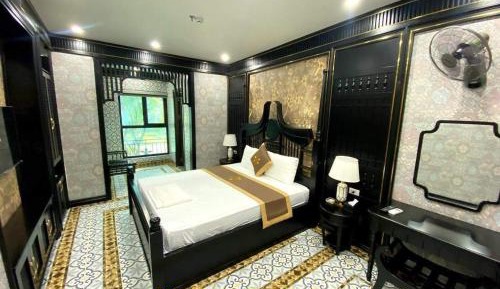Deluxe King Suite