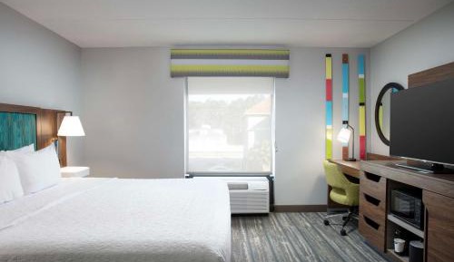 King Room with King Bed - Non-Smoking