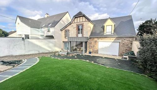 Holiday Home (6 Adults)