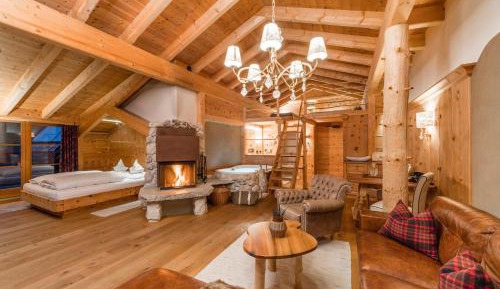 Deluxe Suite with Spa Bath