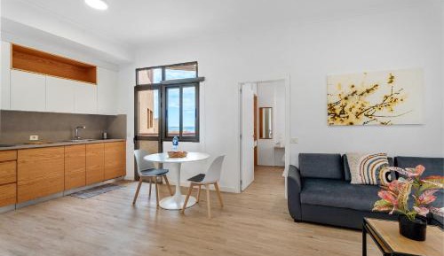 Superior One-Bedroom Apartment with Balcony