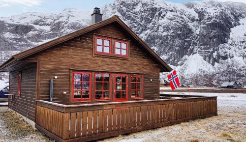 Three-Bedroom Holiday Home 