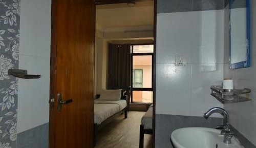 Twin Room with Private Bathroom