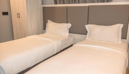 Superior Twin Room with City View