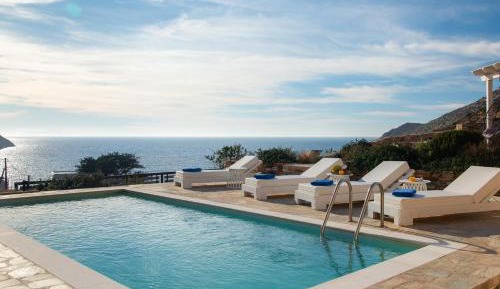 Executive three bedroom villa with private pool