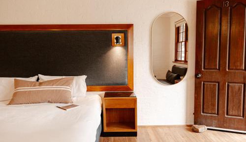 Deluxe Double or Twin Room with Mountain View