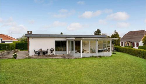 Three-Bedroom Holiday Home 