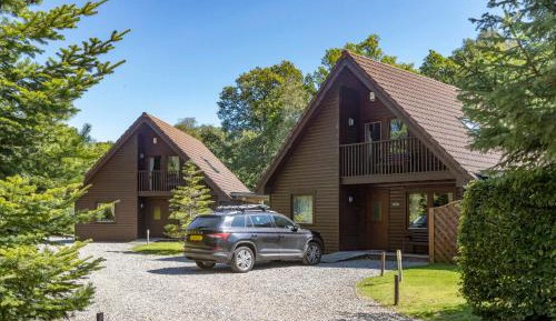 3 Bedroom Luxury Lodge, Hot Tub, Sauna (pet friendly) - 'Montrose'