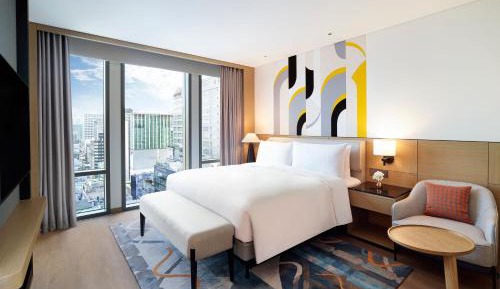 One-Bedroom King Suite with Club Lounge Access - Le Salon