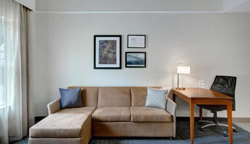 One-Bedroom King Suite