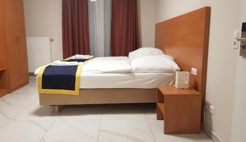 Twin Room with Private Bathroom