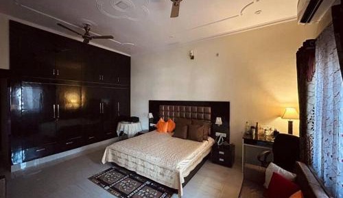 Deluxe Double Room (2 Adults + 1 Child)