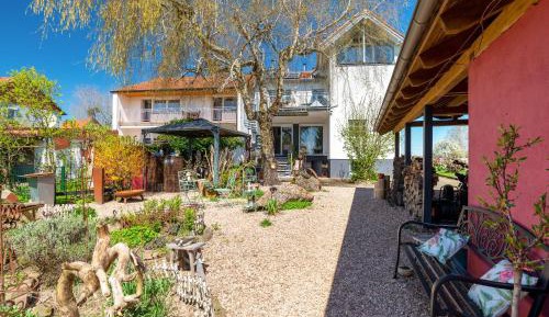 Superior One-Bedroom Apartment