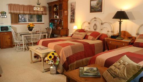 Deluxe Queen Room with Two Queen Beds