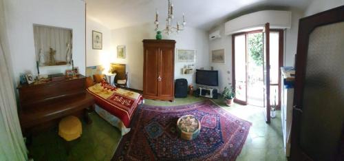 Double or Twin Room with Shared Bathroom