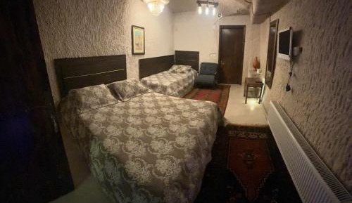 Cave Suite