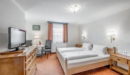 Deluxe Double Room with Shower