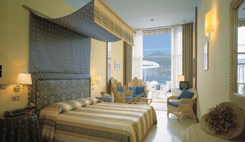 Junior Suite with Terrace and Lake View