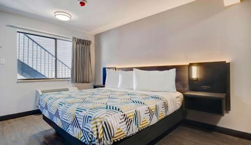 King Room - Non-Smoking