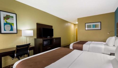 Queen Room with Two Queen Beds - Non-Smoking
