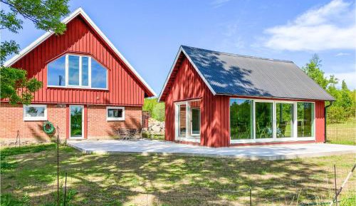 Three-Bedroom Holiday Home 