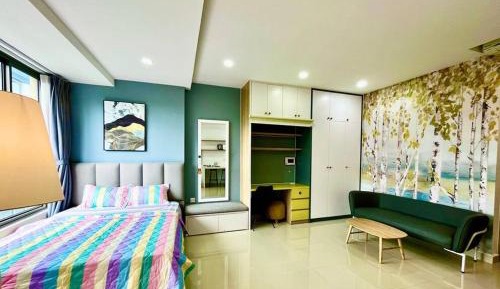 One-Bedroom Apartment