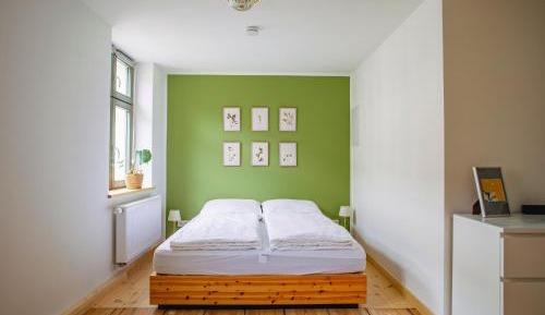 Apartment with Shower