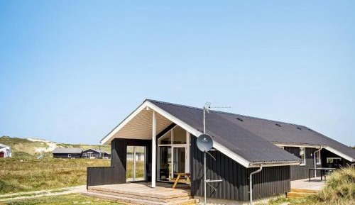 Three-Bedroom Holiday Home 