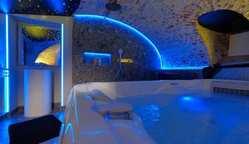 King Room with Spa Bath