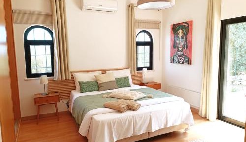 Suite with Mountain View