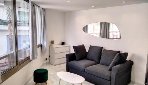 One-Bedroom Apartment with Sea View