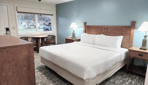 Deluxe King Room