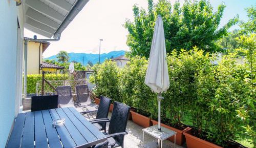 Apartment with Garden View