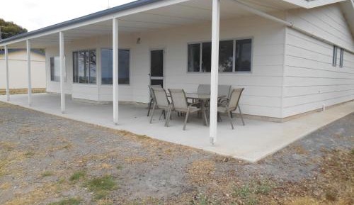 Three-Bedroom Holiday Home 